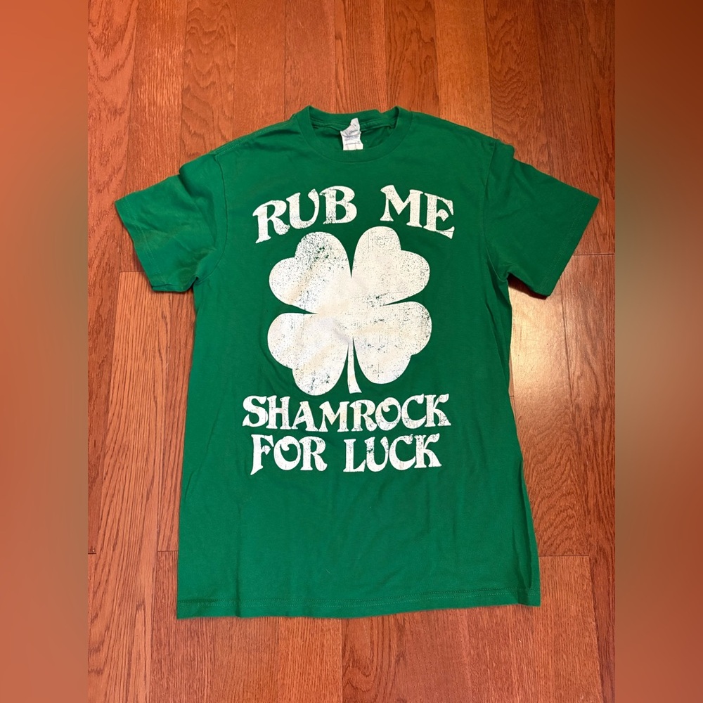 Green Shamrock Graphic T-Shirt. Size women’s small - Picture 1 of 5